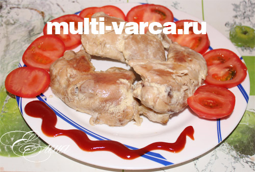 Курячі стегенця в мультиварці