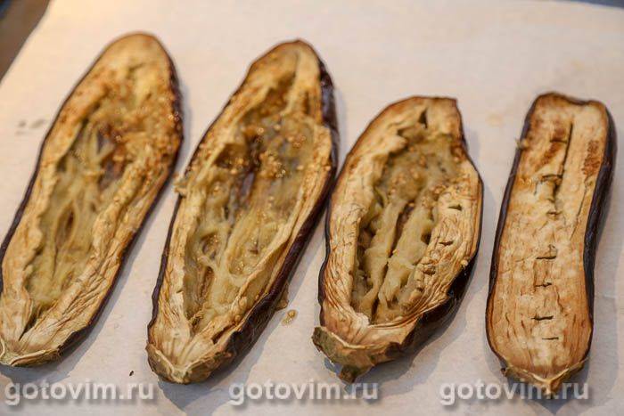 Баклажани з яйцем і сиром у духовці