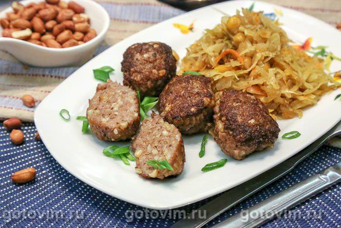 Котлети м'ясні з арахісом. Фотографія рецепта