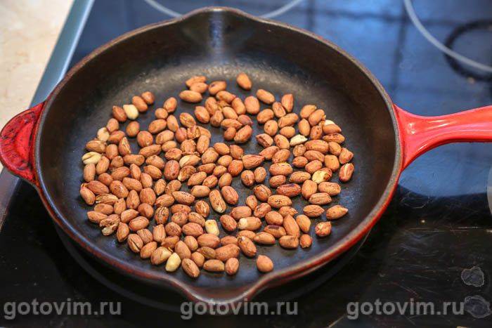 Котлети м'ясні з арахісом