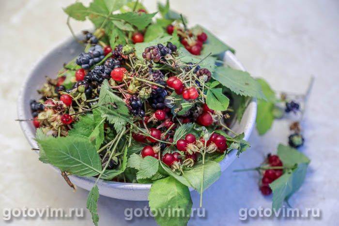 Компот із костяники та ожини