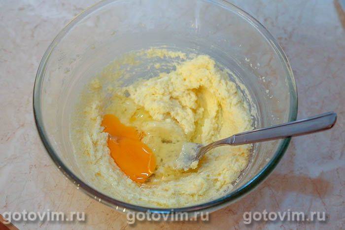 Крамбл із чорною смородиною