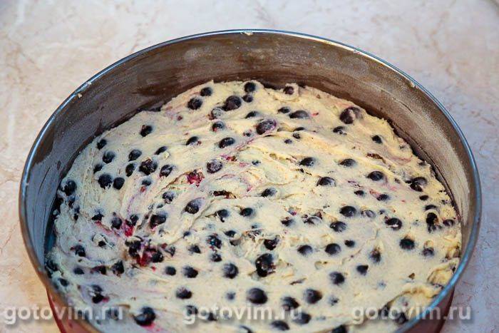 Крамбл із чорною смородиною