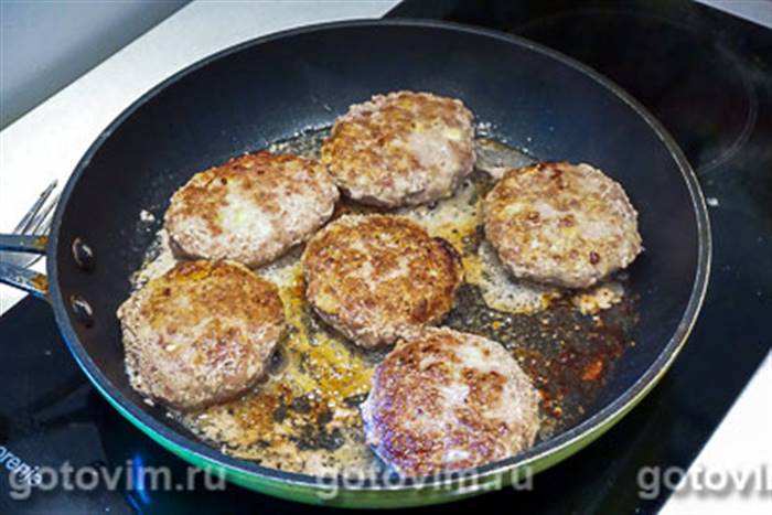 М'ясні котлети з кабачками