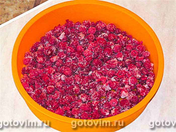 Малиновий коблер у мікрохвильовці