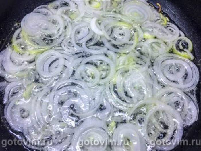 Пиріг із листкового тіста з солоними груздями в духовці