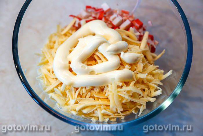 Рулетики з огірків із крабовими паличками