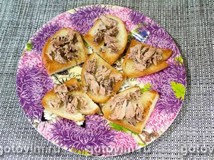 Грінки з тунцем