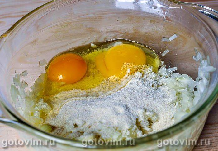 Цибулеві котлети в томатному соусі