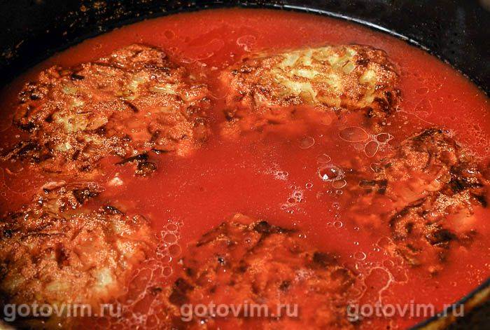 Цибулеві котлети в томатному соусі
