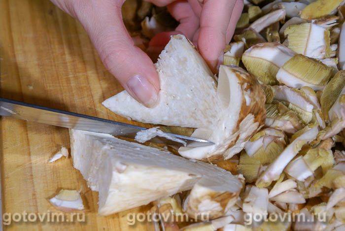 Пиріжки з білими грибами та картоплею