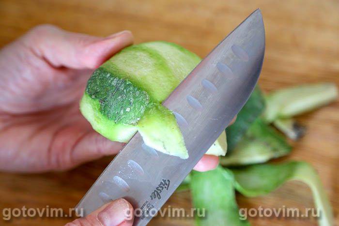 Салат із зеленої редьки з вареним язиком