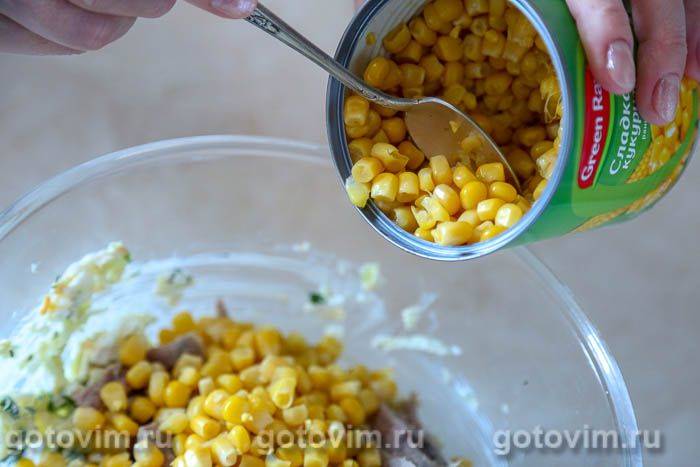 Салат із зеленої редьки з вареним язиком