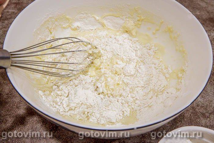 Віденські вафлі з сирним сиром і оселедцевим паштетом