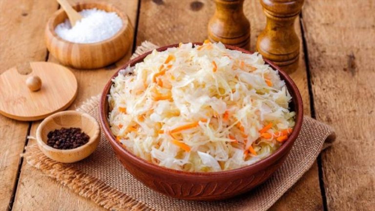 Квашена капуста на зиму – смак, який варто зберегти