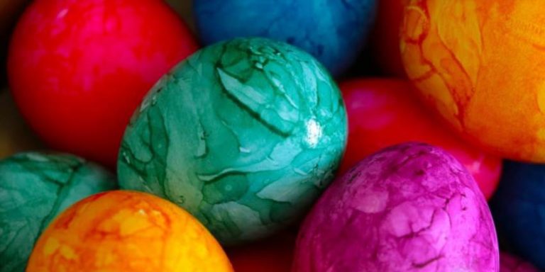 Як легко пофарбувати яйця фломастерами до Великодня