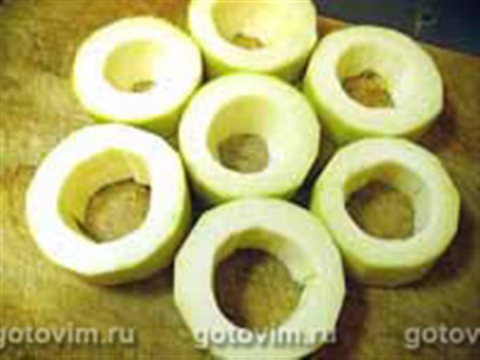 Кабачки фаршировані рибою