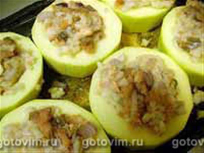 Кабачки фаршировані рибою