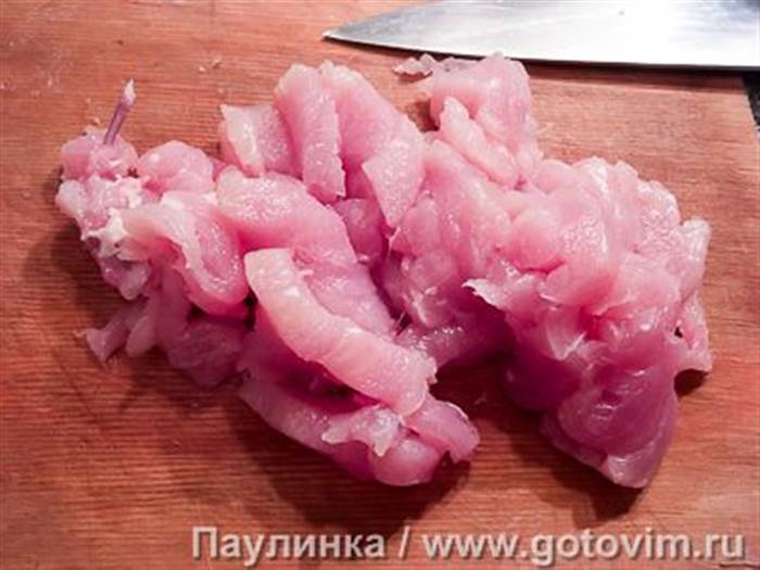 Китайський курячий суп із брюссельською капустою