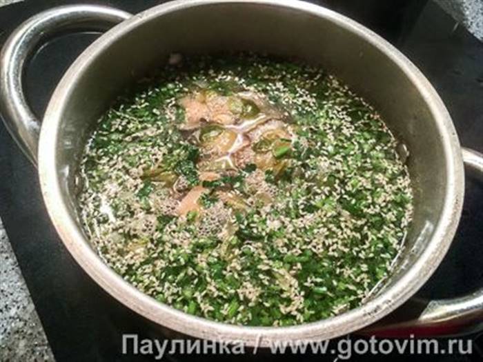 Китайський курячий суп із брюссельською капустою