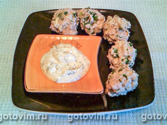 Курячі фрикадельки в часниковому соусі. Фотографія рецепта