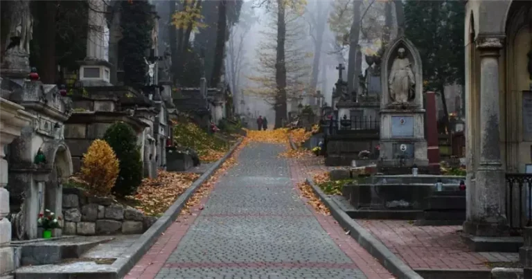 Чому нас тягне на цвинтар навіть без особливої потреби