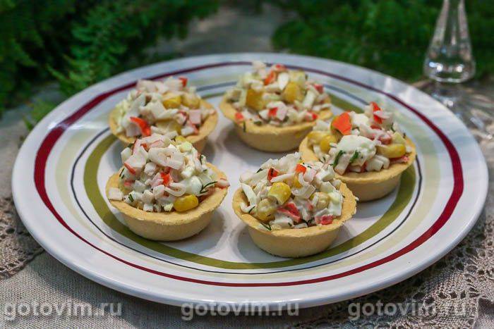 Тарталетки з крабовими паличками. Фотографія рецепта