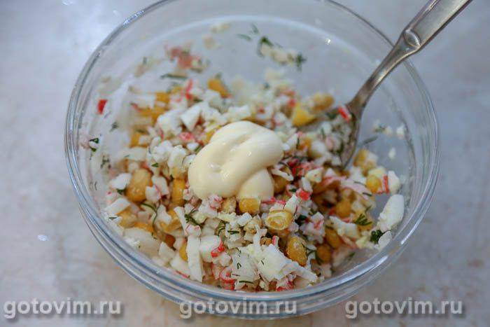 Тарталетки з крабовими паличками