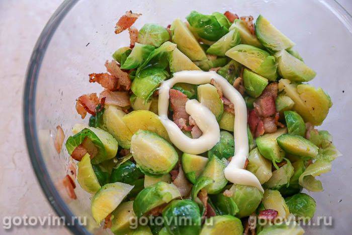 Запіканка з брюссельської капусти та бекону